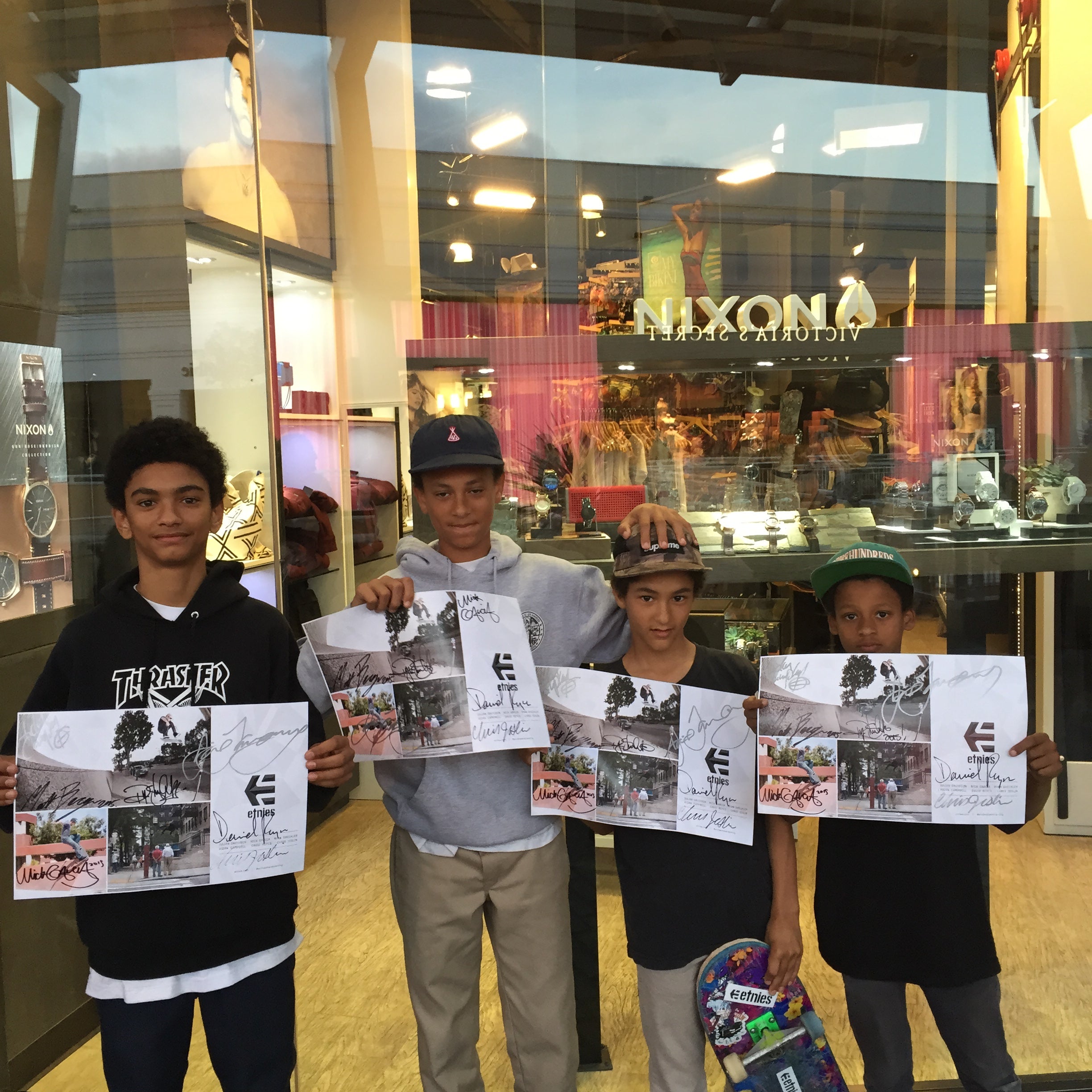 Etnies Team Signing at Sun Diego Fashion Valley