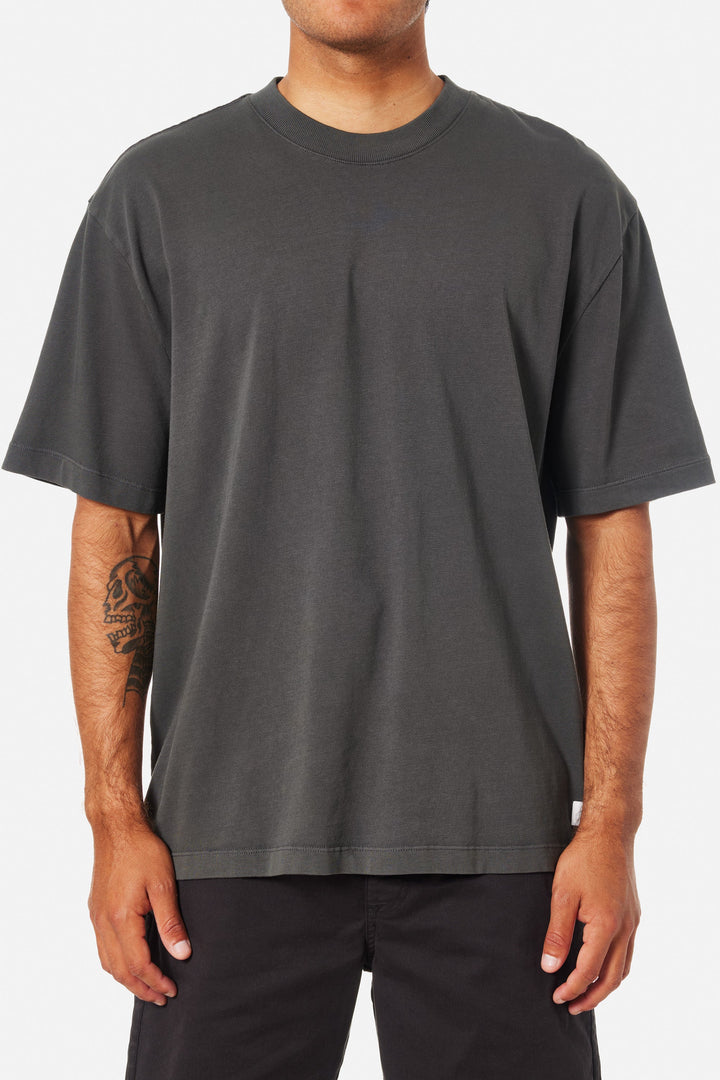 KATIN BOX FIT HERITAGE TEE - BLACK WASH - Sun Diego Boardshop