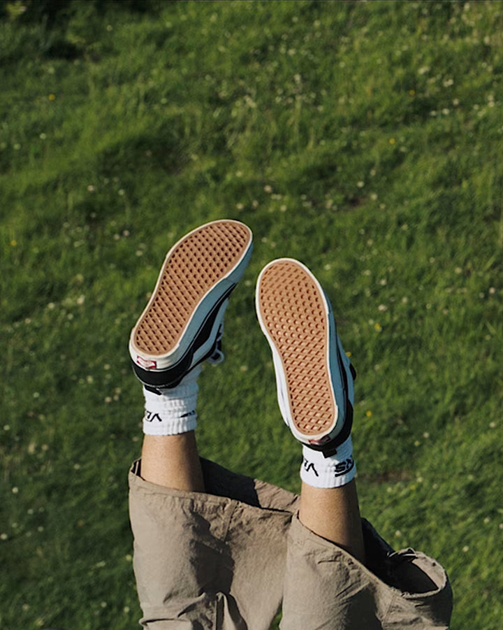 Vans Knu Skool Shoe - Black/True White - Sun Diego Boardshop