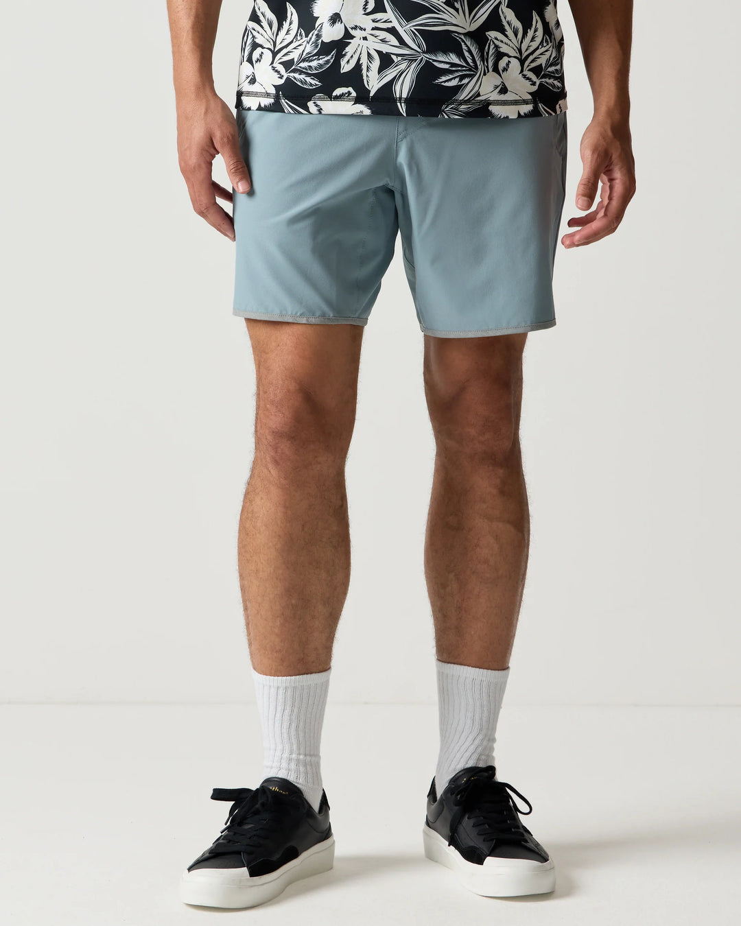 RVCA Men's Yogger Stretch Contrast 17" Short - Lead - Sun Diego Boardshop