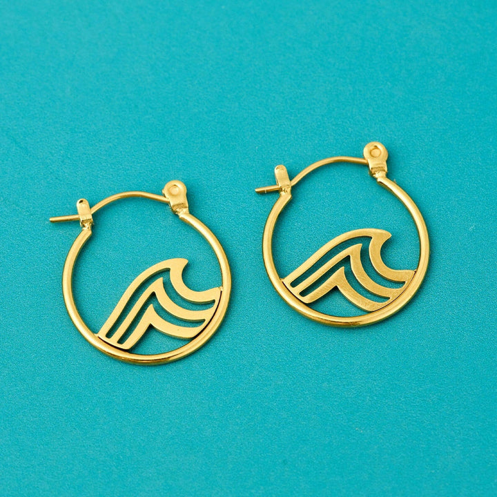 Pura Vida Bracelets Surfrider Gold Wave Hoop Earrings - GOLD - Sun Diego Boardshop