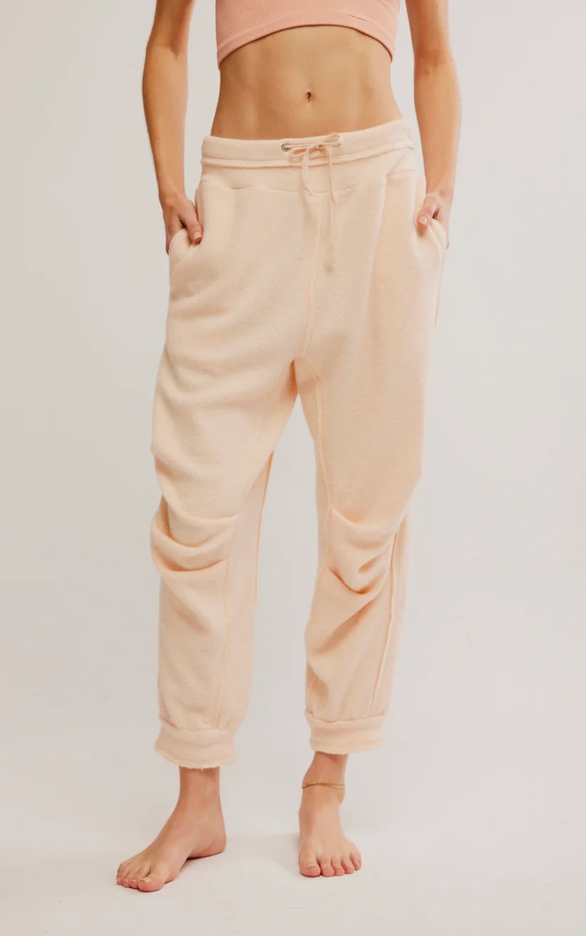 Free People Day Off Fleece Joggers - TENDER PEACH - Sun Diego Boardshop