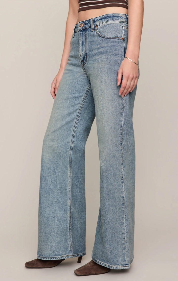 Z-Supply Women's The Stunner Mid-Rise Wide Denim - Downtown - Sun Diego Boardshop