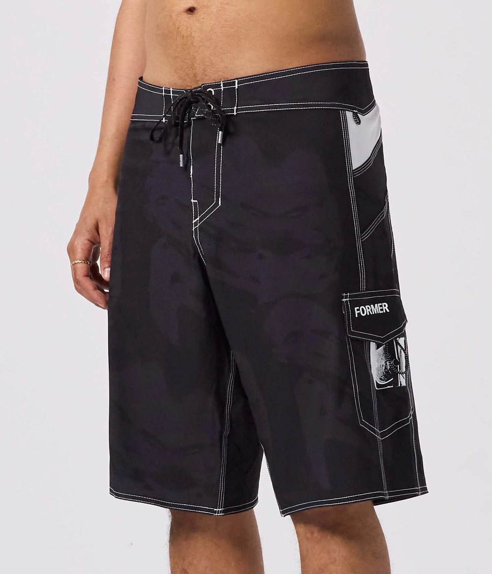 Former Distort Tracer 20.5" Trunk - Black - Sun Diego Boardshop