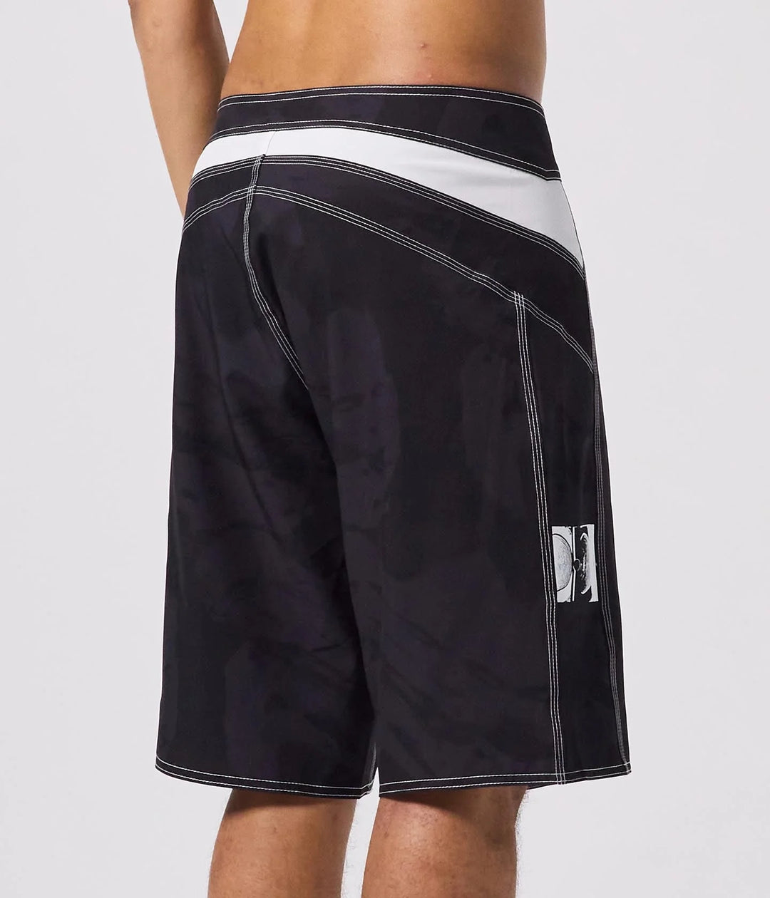 Former Distort Tracer 20.5" Trunk - Black