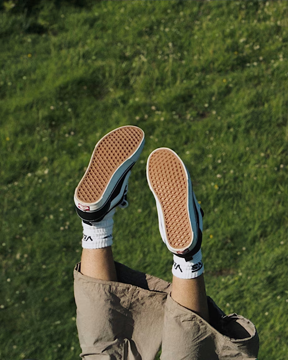 Vans Knu Skool Shoe - Black/True White