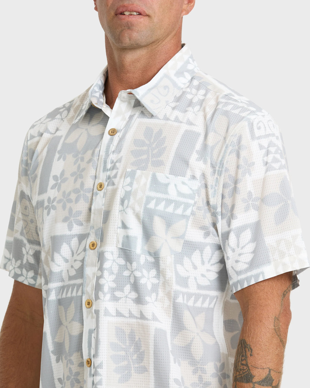 Quiksilver Men's Waterman Sandy Cove Short Sleeve Woven Shirt - White - Sun Diego Boardshop