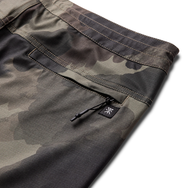 Roark Men's Venture Hybrid 18.5" Trunk - Camo - Sun Diego Boardshop