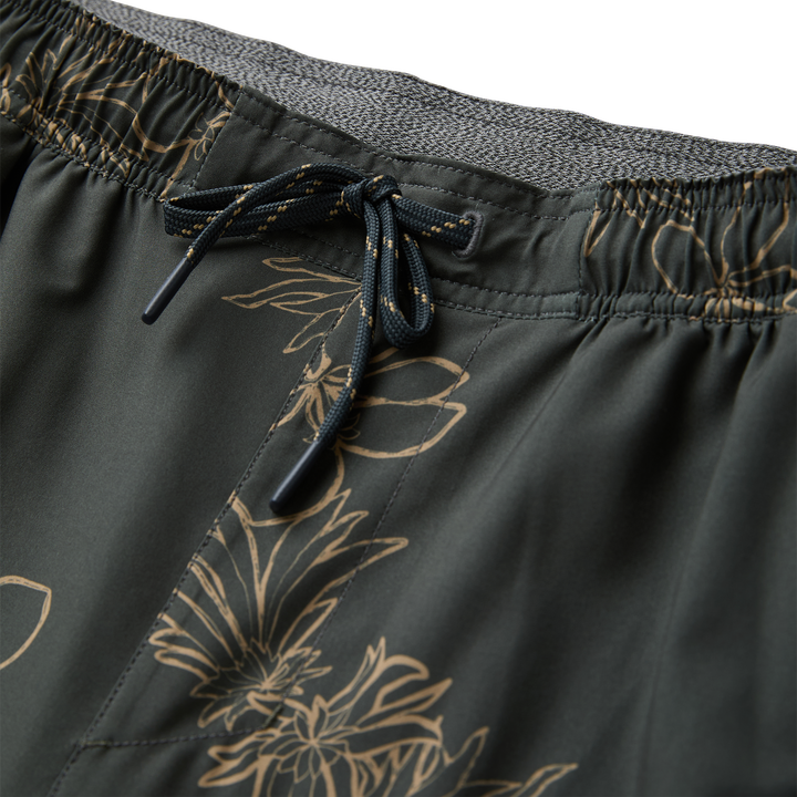 Roark Men's Serrano 7" Active Stretch Shorts - Onyx Floral - Sun Diego Boardshop
