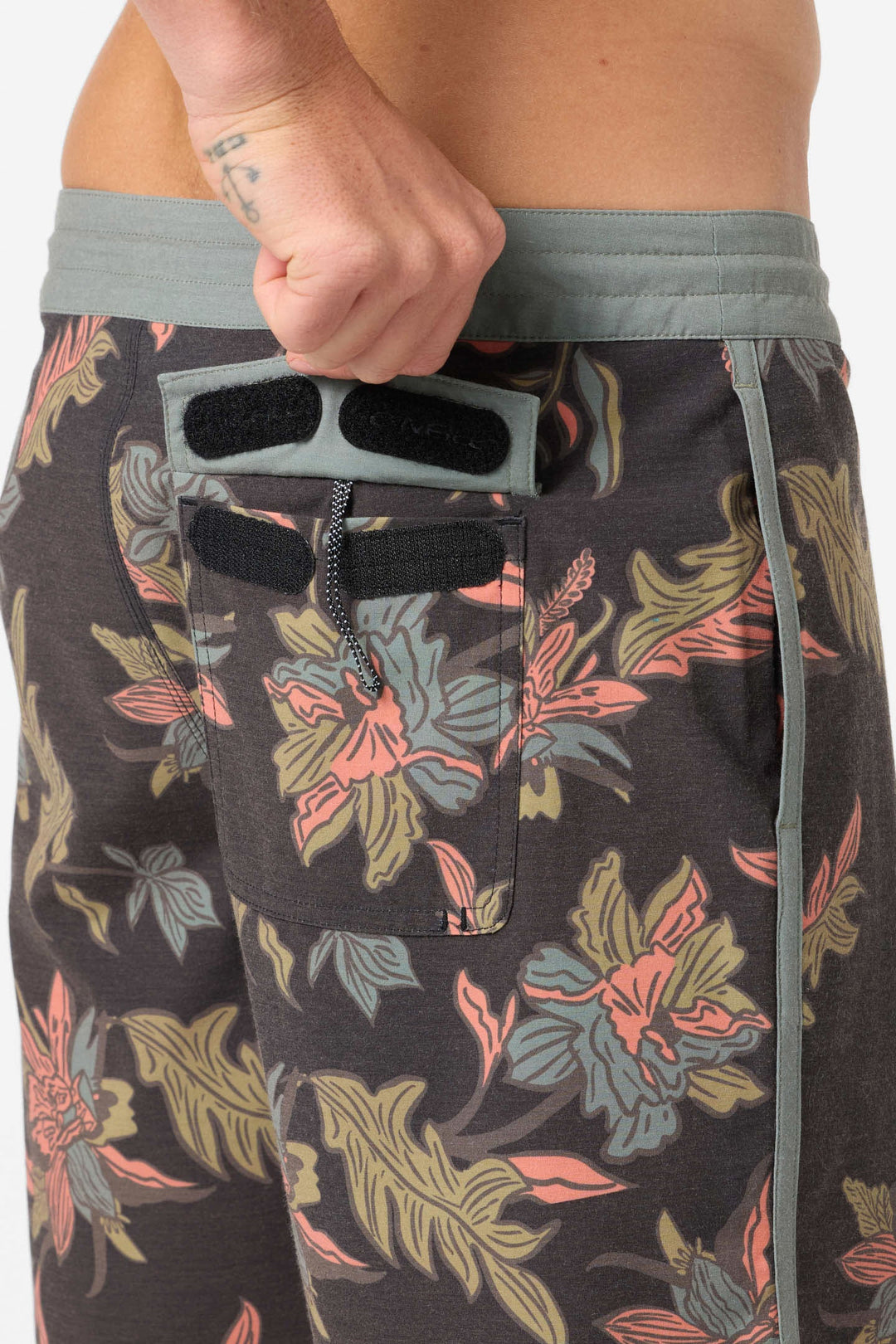 O`Neill Cruzer Scallop 18" Boardshorts - Black - Sun Diego Boardshop