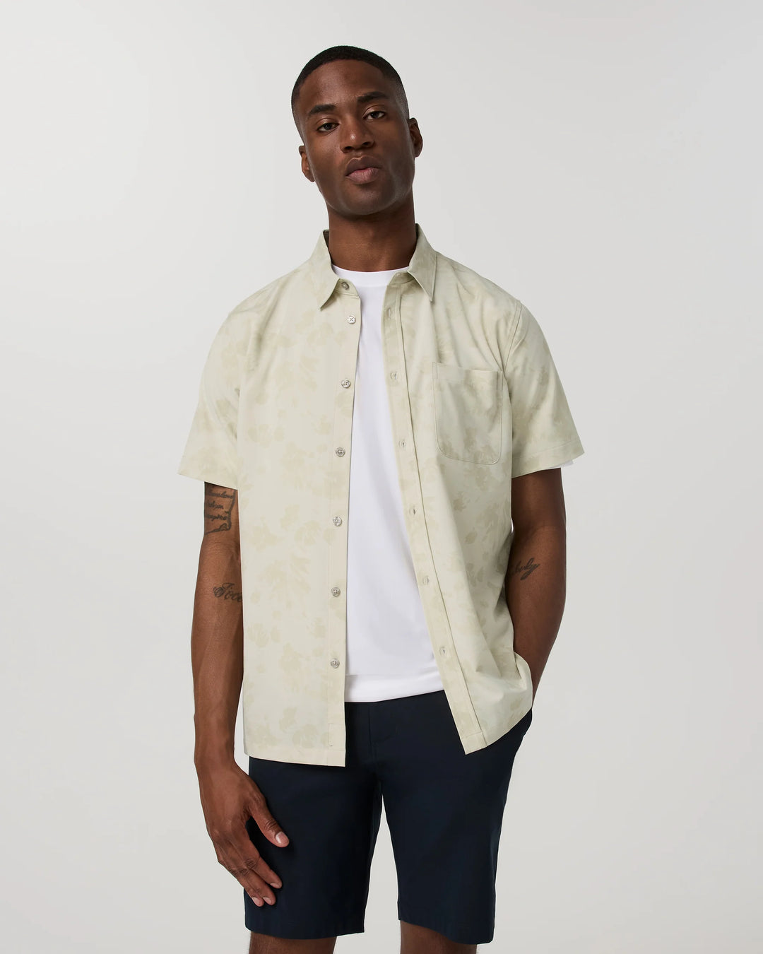 Vuori Men's Short Sleeve Bridge Button Down - Sandalwood Fleur
