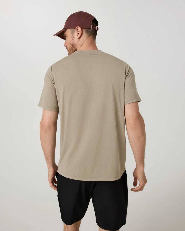 Vuori Men's Current Tech Tee - Biscotti