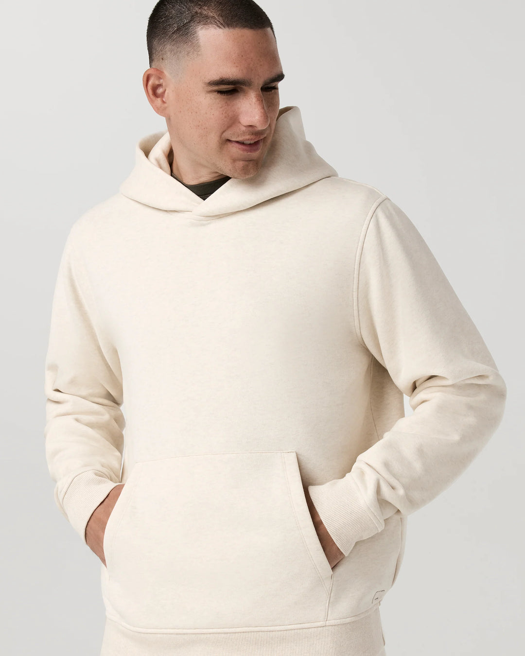 Vuori Men's Seaside Pullover Hoodie 2.0 - Buttermilk Heather