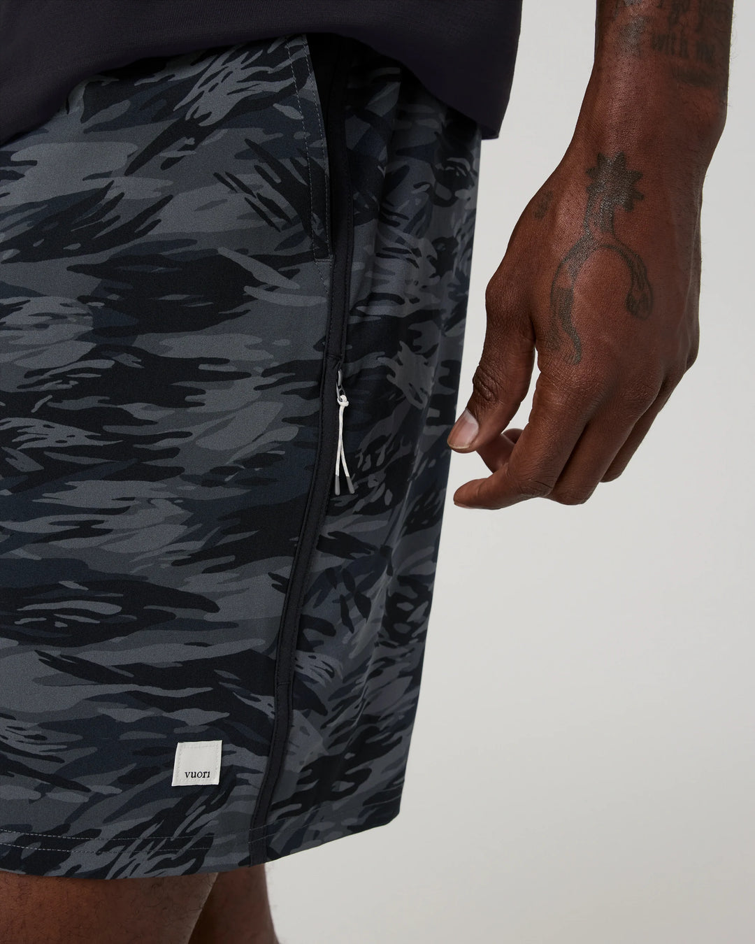 Vuori Men's Banks Session Short Unlined 7" - Black Riptide Camo - Sun Diego Boardshop