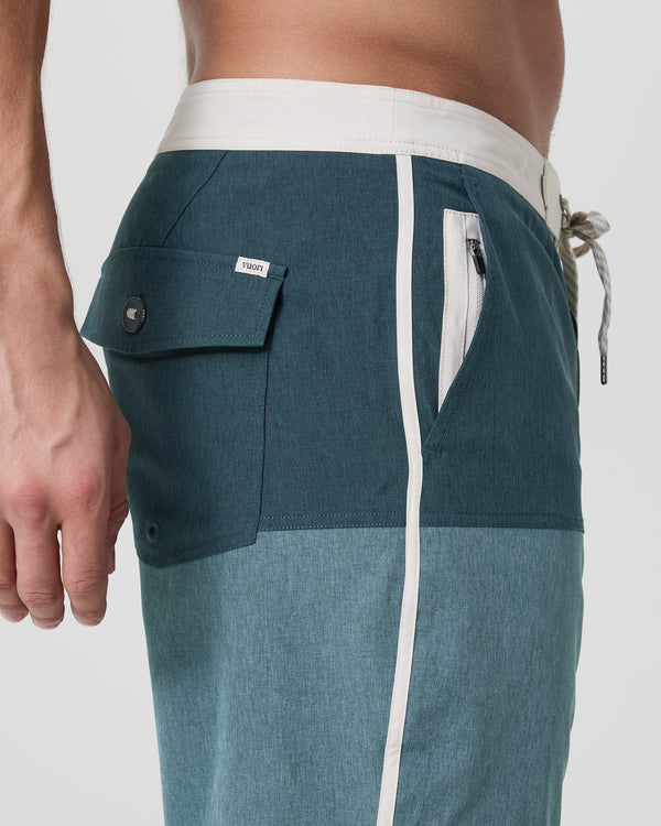 Vuori Cruise Boardshort - Deep Sea Colorblock - Sun Diego Boardshop