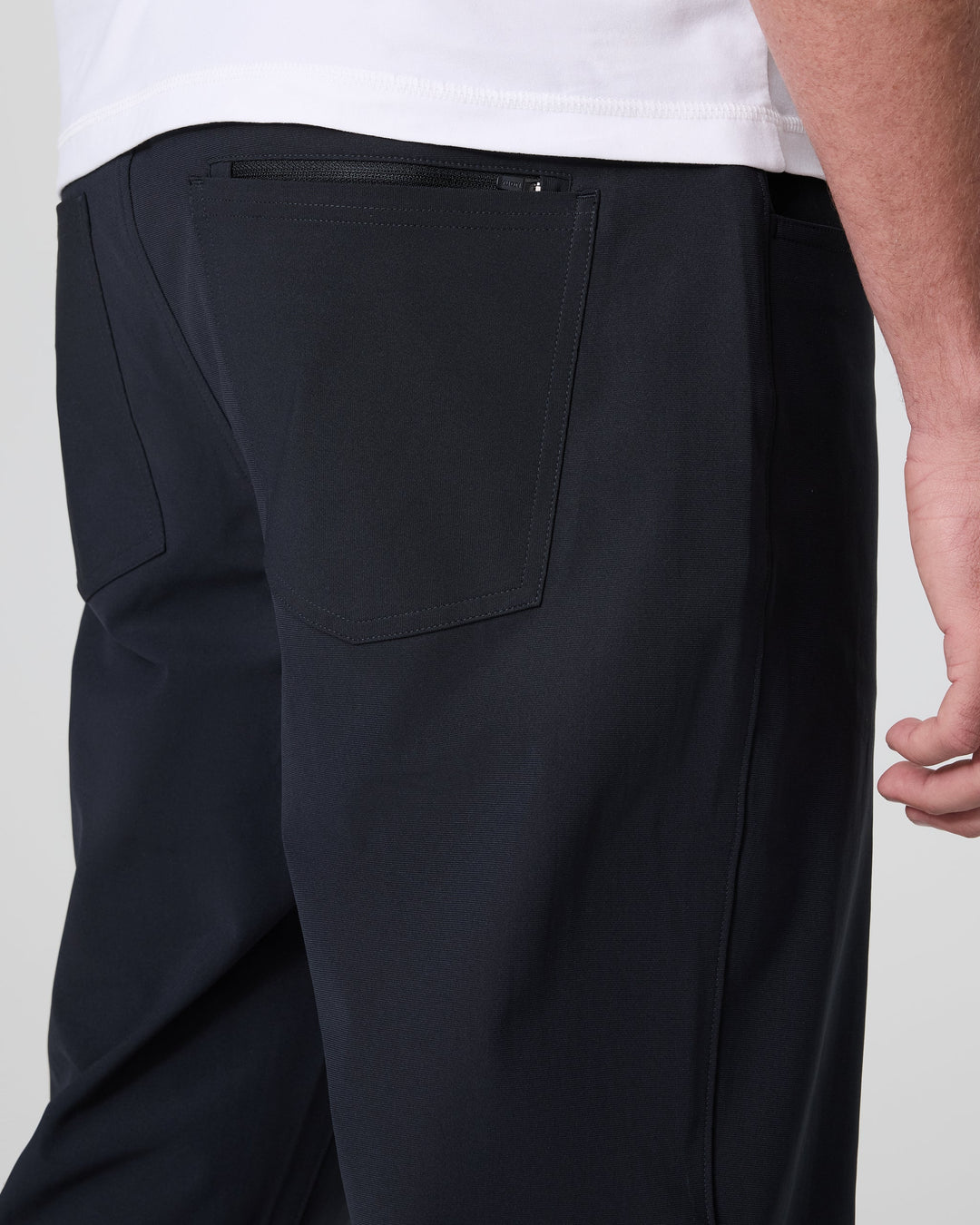 Vuori Men's Meta Pant Classic Fit 32" - Black - Sun Diego Boardshop