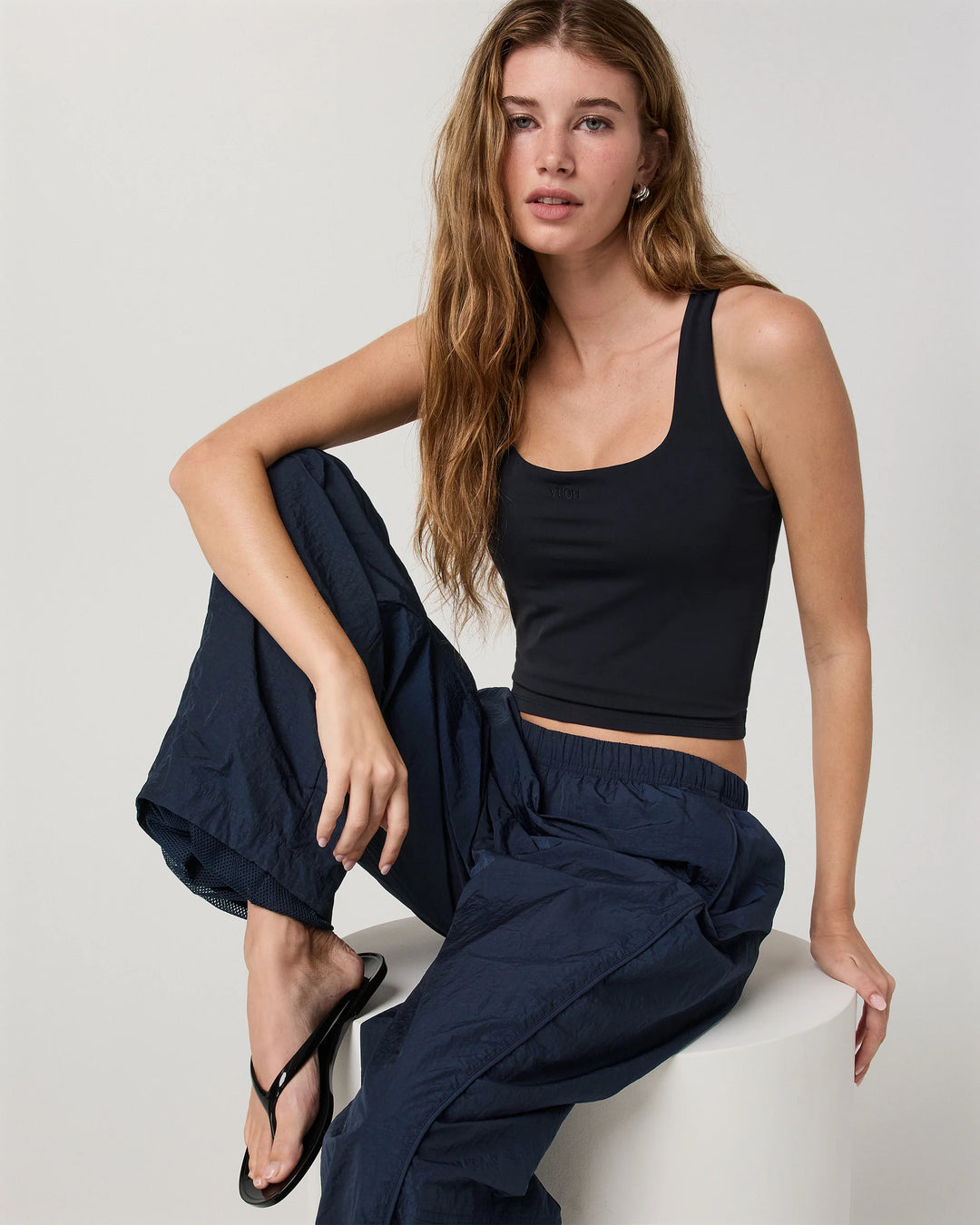 Vuori Women's AllTheForm Logo Tank - Ink - Sun Diego Boardshop