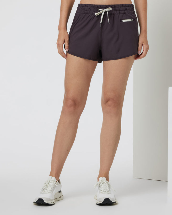 Vuori Clementine Short 2.5 - SANGRIA - Sun Diego Boardshop