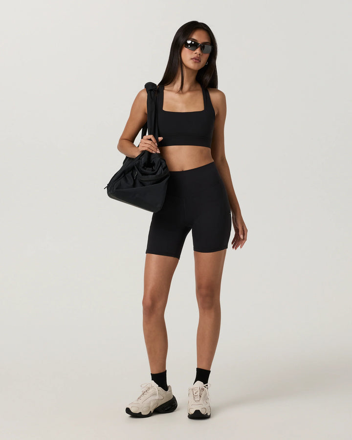 Vuori Women's AllTheForm Pocket Short 6" - Black Tonal