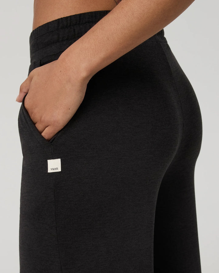 Vuori Women's Halo Essential Wideleg Pant - Black Heather - Sun Diego Boardshop