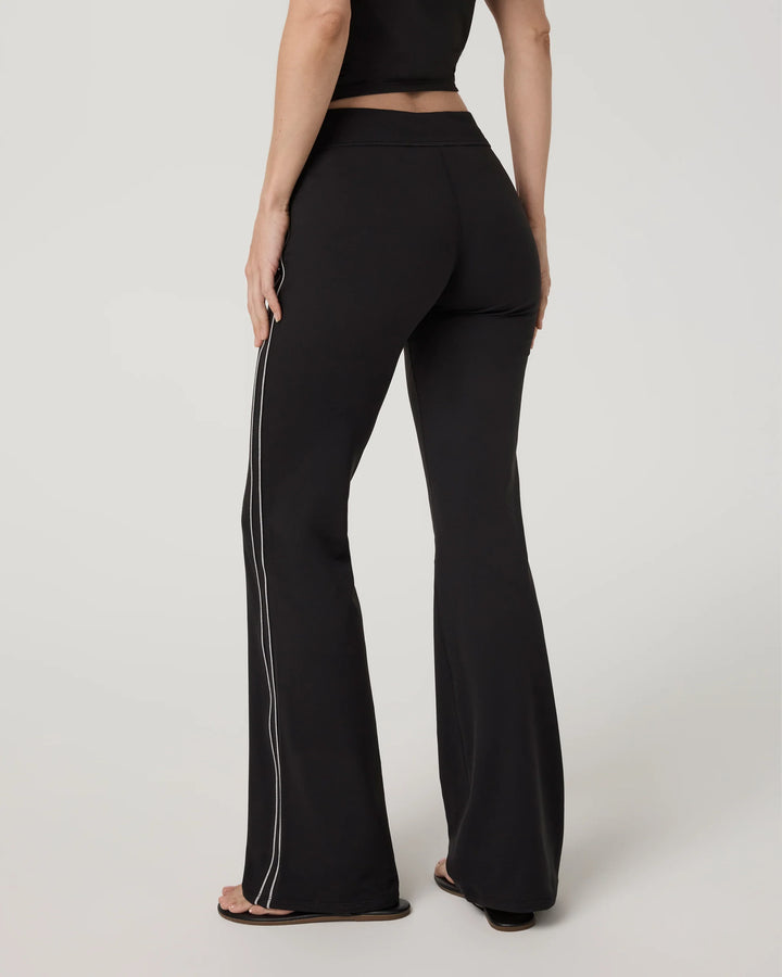 Vuori Women's Halo Low Rise Slim Flare Retro Pant - Solid Black - Sun Diego Boardshop