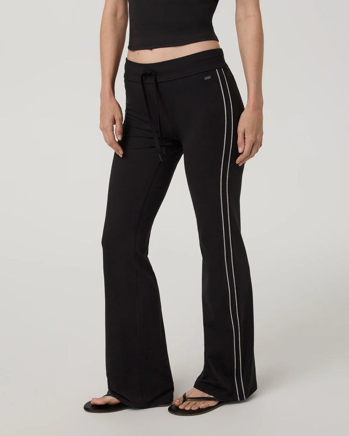Vuori Women's Halo Low Rise Slim Flare Retro Pant - Solid Black - Sun Diego Boardshop