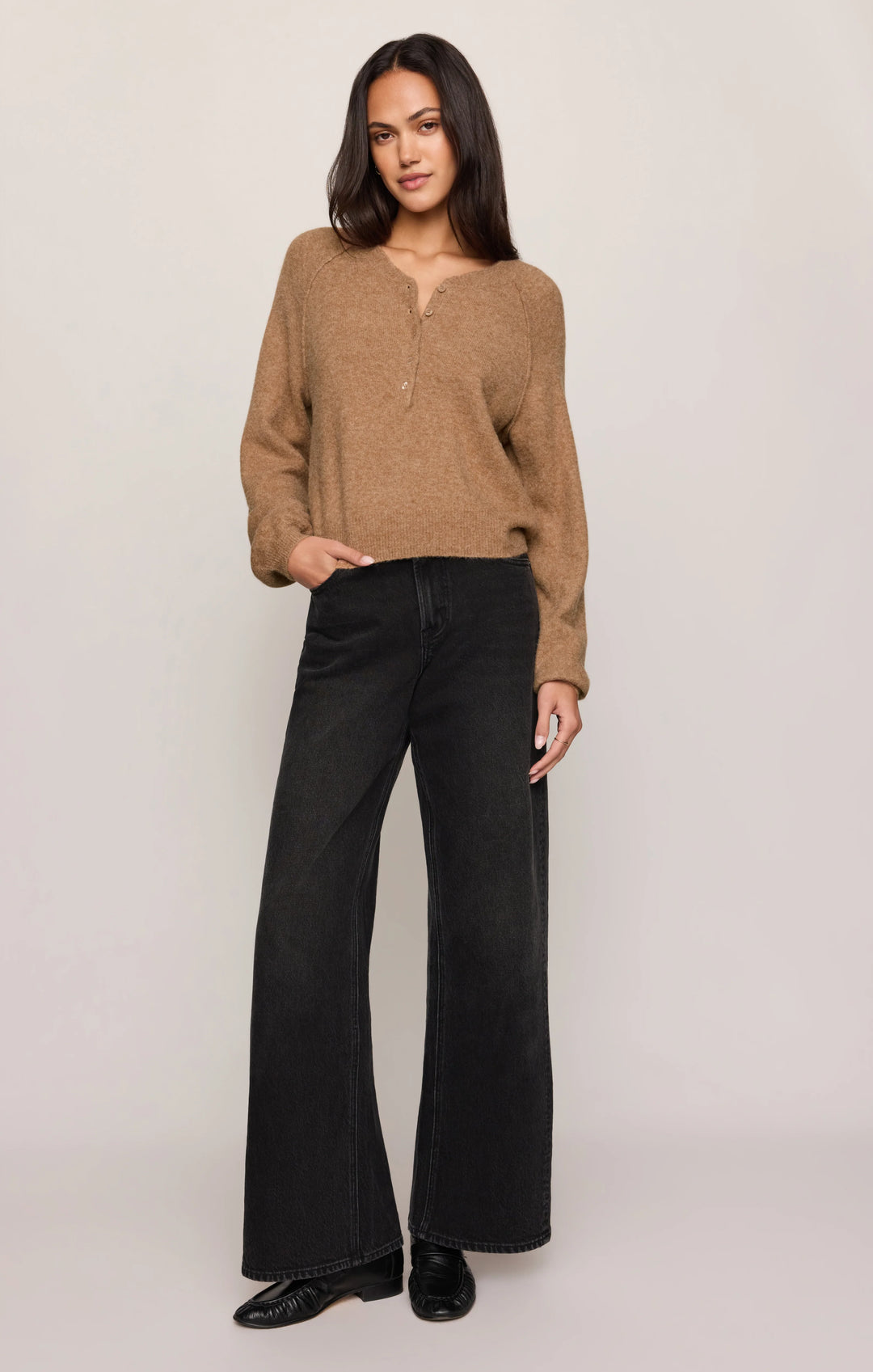 Z-Supply Women's Westmont Henley Sweater - Golden Caramel - Sun Diego Boardshop