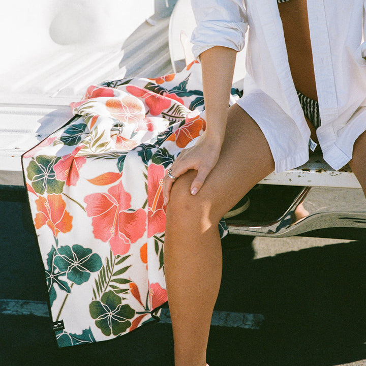 Slowtide Huelo Performance Quick-Dry Travel Towel - Cream - Sun Diego Boardshop