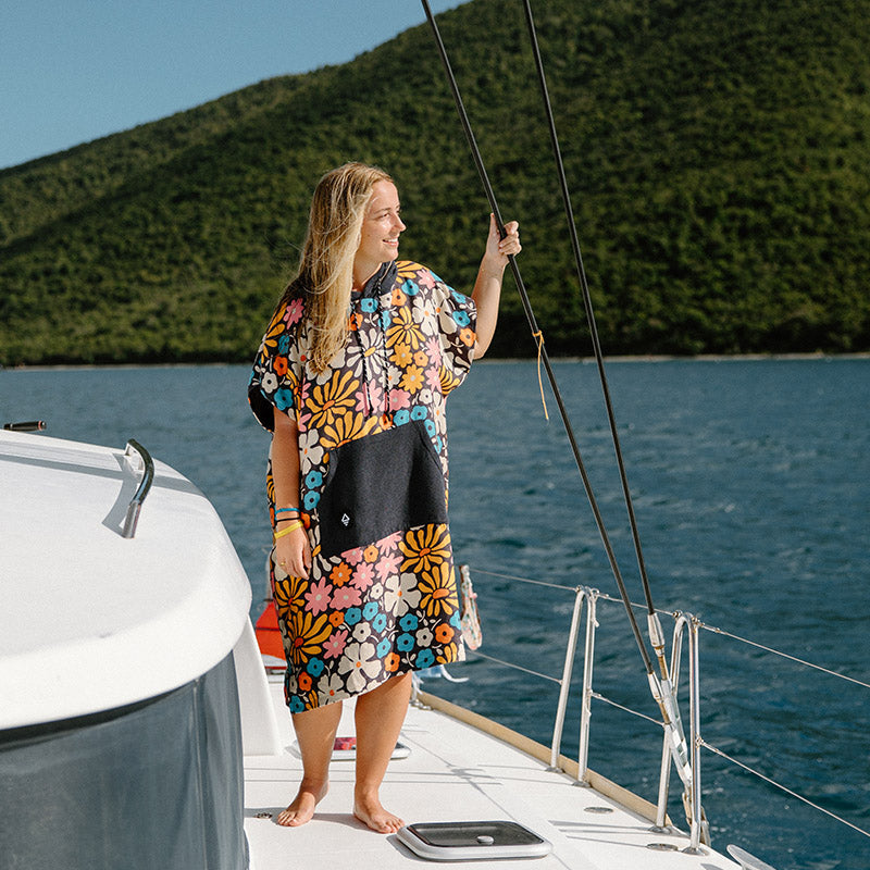 Nomadix Changing Poncho S/M - MULTI - Sun Diego Boardshop