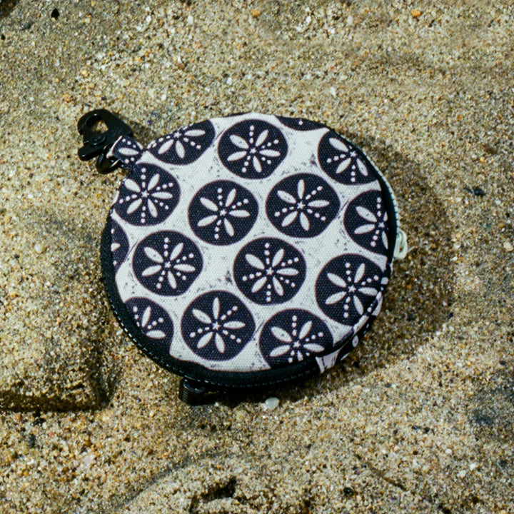 Thread Sidekick Coin Purse - Sand Dollar Black