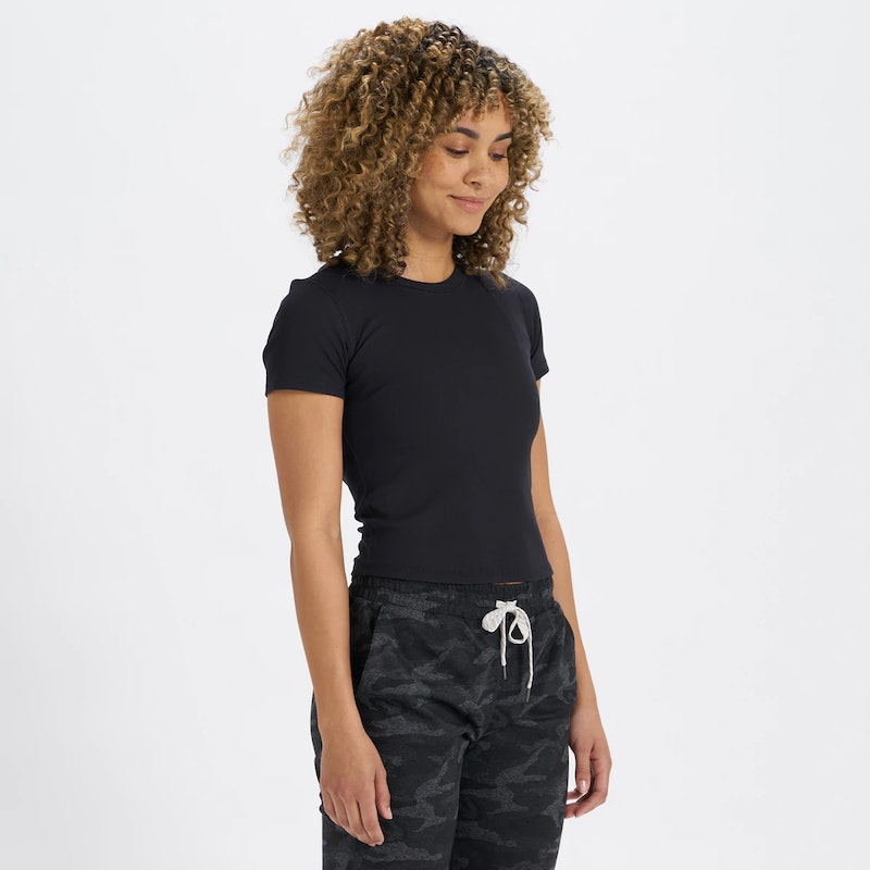 Vuori Pose Fitted Tee - Black - Sun Diego Boardshop